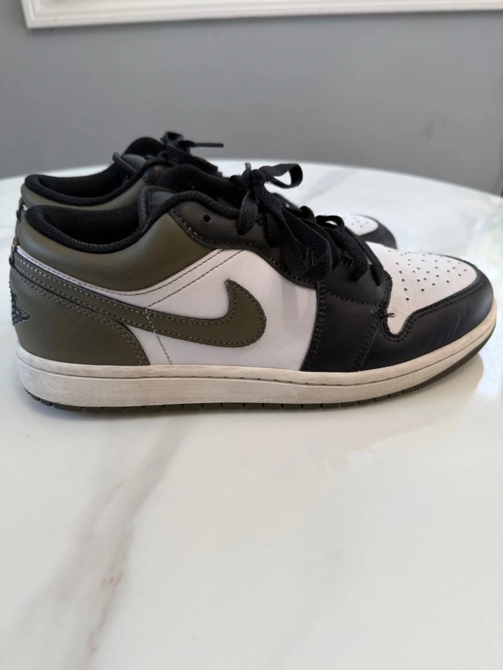 Nike Low-Top Sneakers in White, Black & Olive